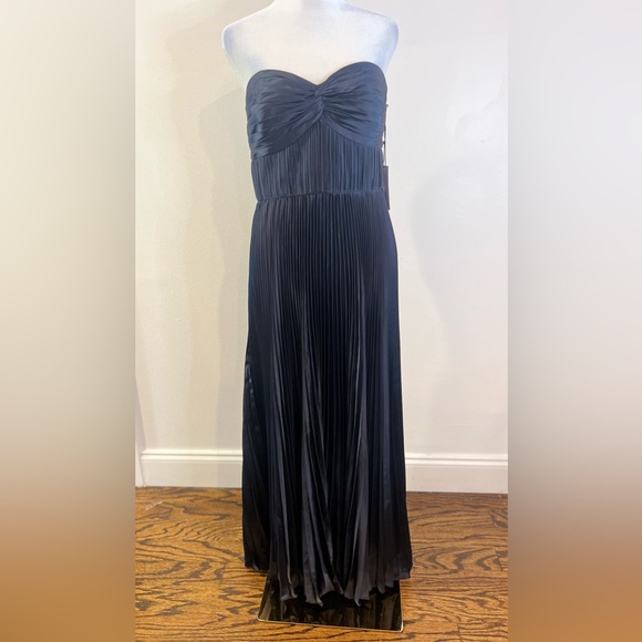 AMUR Belle Dress - Picture 3 of 6